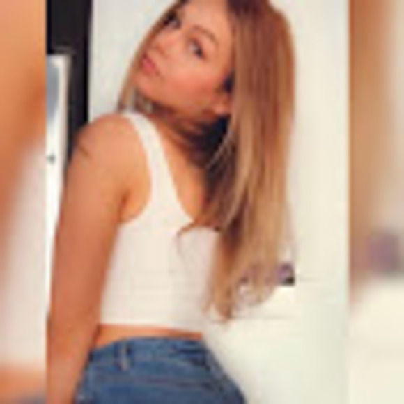 Meet your Posher, Ashley lynn - Picture 1 of 1